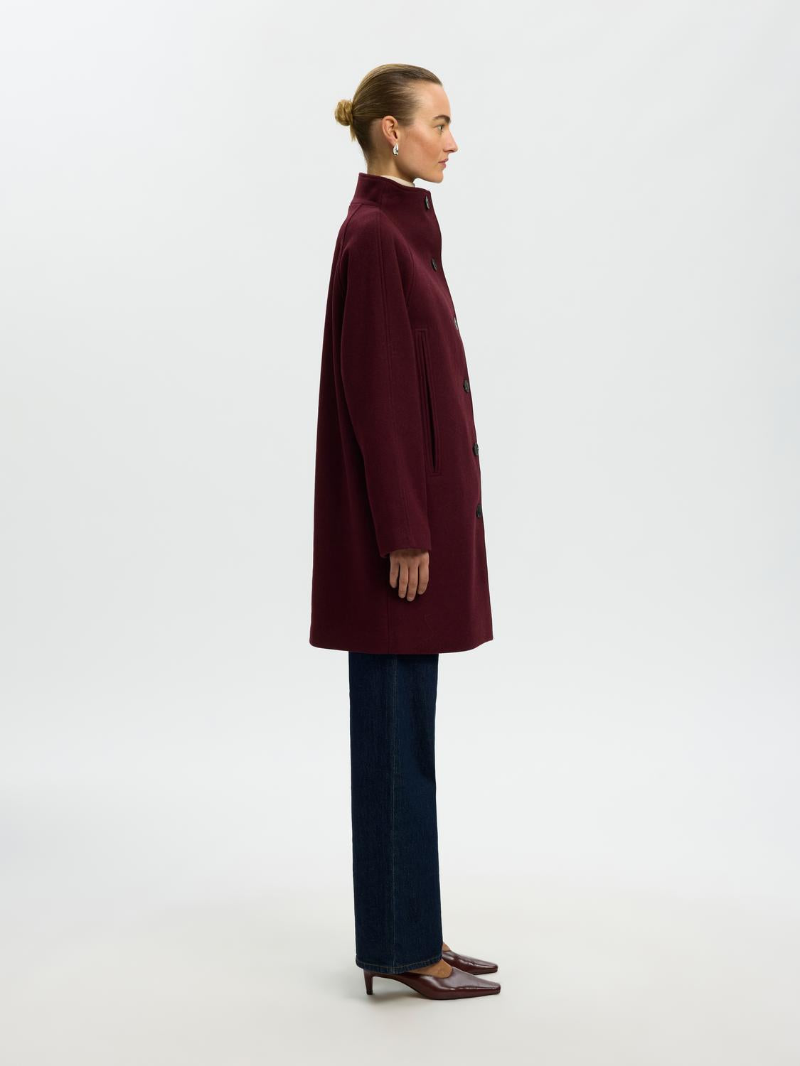 model_shot-front_full